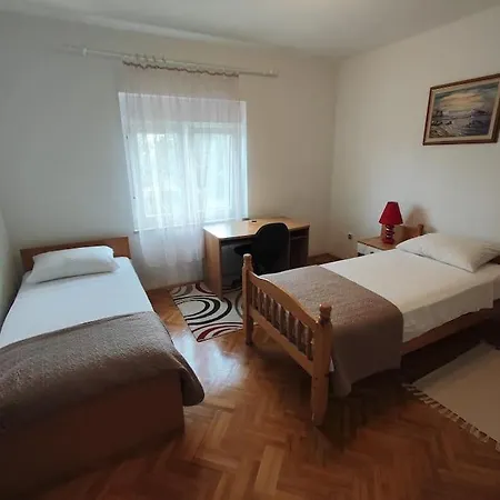 Luna Apartment Sajini