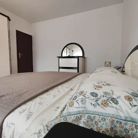 Luna Apartment