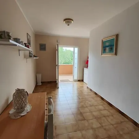 Luna Apartment Sajini